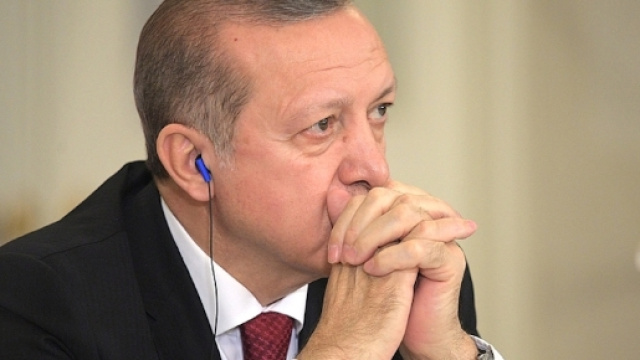 Il presidente turco Erdogan cerca pi&ugrave; poteri con un referendum