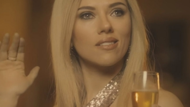 L'attrice Scarlett Johansson &egrave; Ivanka Trump nello spot parodia realizzato per un programma satirico. Foto: youtube.