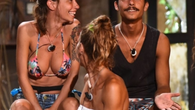 L'isola dei famosi: Malena e Moreno sempre pi&ugrave; lontani