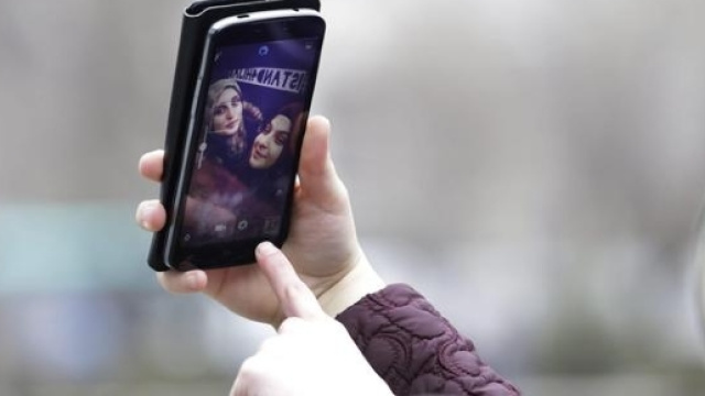 Legnano, selfie sui binari: teenagers denunciate