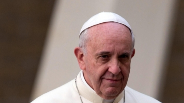 Papa Francesco parla dell'ipocrisia che attanaglia ognuno di noi.