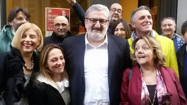 Sveva Nardella insieme a Michele Emiliano all&rsquo;inaugurazione del comitato elettorale fiorentino