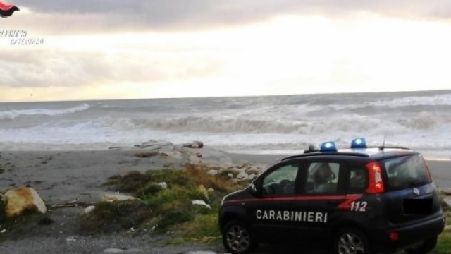 Calabria: tenta di suicidarsi in mare. (foto di repertorio)