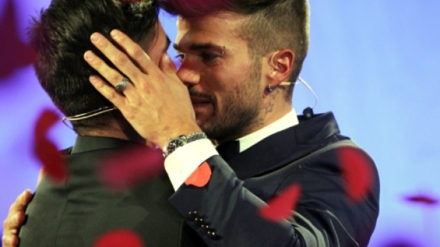 Uomini e donne: la coppia gay Claudio Sona e Mario Serpa si lascia ... - rumors.it