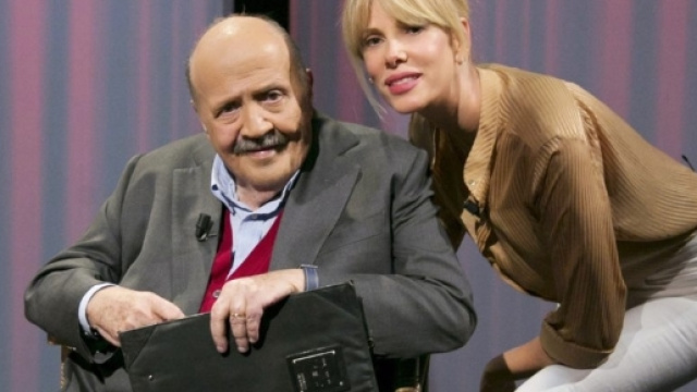 Alessia Marcuzzi a l'Intervista di Maurizio Costanzo