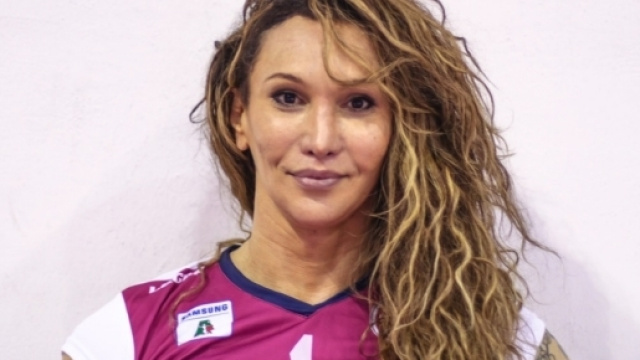 Chi ha paura di Tiffany? La pallavolista transgender nell'occhio del ciclone per questioni di presunta disparit&agrave; sportiva. Foto: youtube.