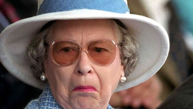 Chiss&agrave; che ne pensa la regina Elisabetta II dei 'preparativi' ormai non pi&ugrave; top secret per il suo funerale. Sar&agrave; scaramantica? Foto: Web.