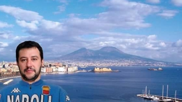 Matteo Salvini a Napoli rappresentato in fotomontaggio