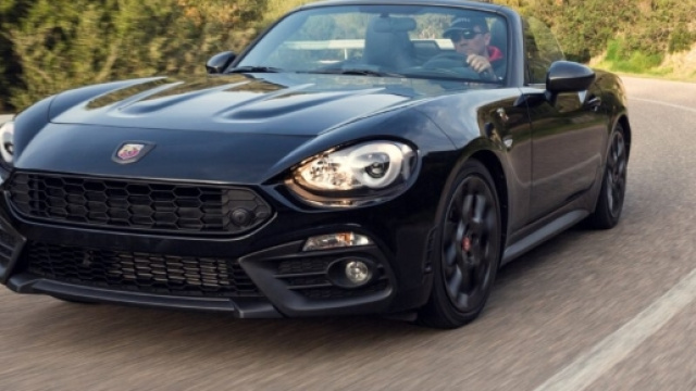 Abarth 124 spider scorpione sulle strade della Sardegna
