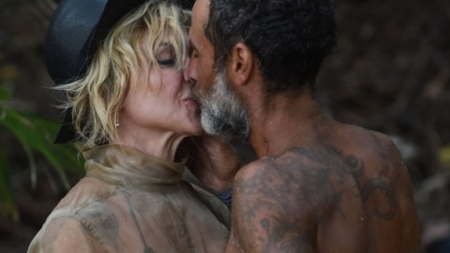 Isola dei Famosi 2017: Paola Barale si trova ancora in Honduras - vanityfair.it