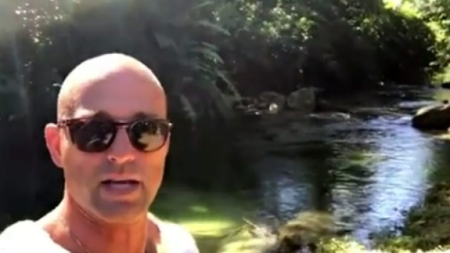 Isola dei famosi 2017, Stefano Bettarini in ospedale: "Sta bene" - today.it