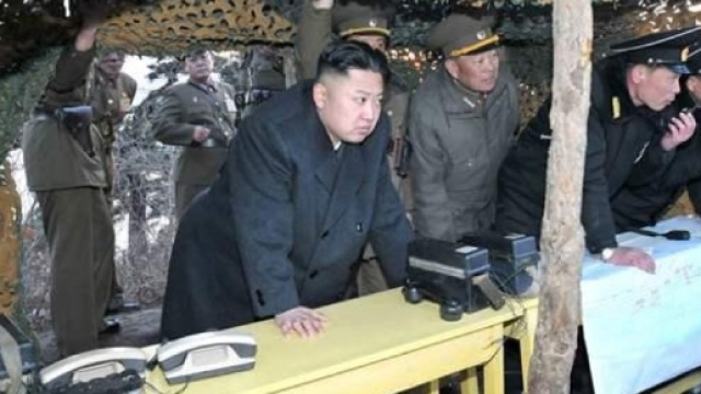 Kim Jong-un osserva lo svolgimento di un test nucleare