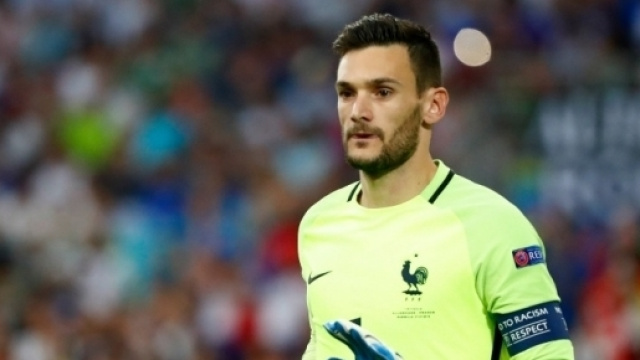 Les deux arr&ecirc;ts d&eacute;cisifs de Lloris ! (vid&eacute;o) - Football - Sports.fr - sports.fr