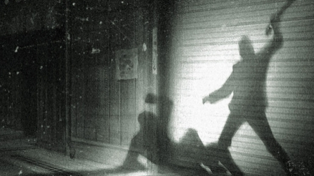 Pestaggio sul treno: bengalese pestato a sangue per rapina