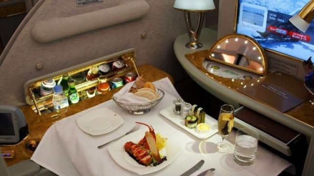 Pranzo "gourmet" di lusso su un volo Emirates