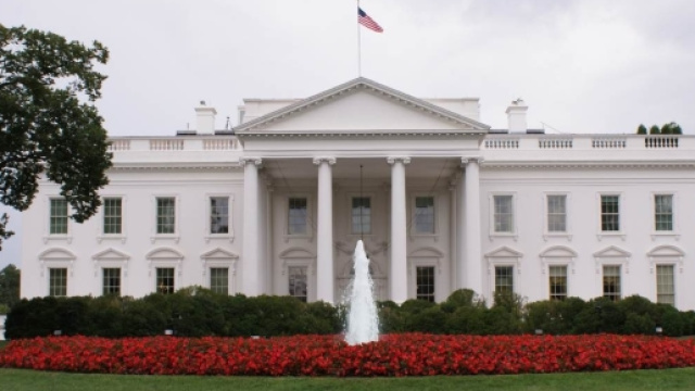Usa, un intruso alla Casa Bianca
