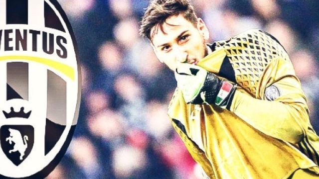 Gigio Donnarumma bacia la maglia che ama, ma Tacconi insiste e persiste