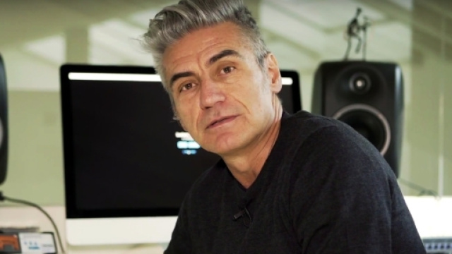 Ligabue: Stop ai concerti, si deve operare.
