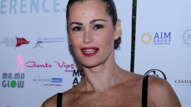 LʼIsola dei Famosi, Samantha De Grenet teme di finire in nomination.