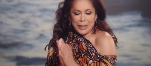 En su nuevo video, Isabel Pantoja llora por Juan Gabriel | Variety ... - varietylatino.com