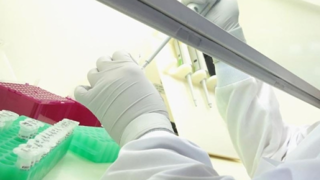 Contagiava intenzionalmente le sue vittime