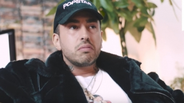 Luch&eacute;, durante la video intervista per Sto Magazine.