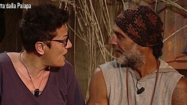 Raz Degan e Imma Battaglia nella Palapa