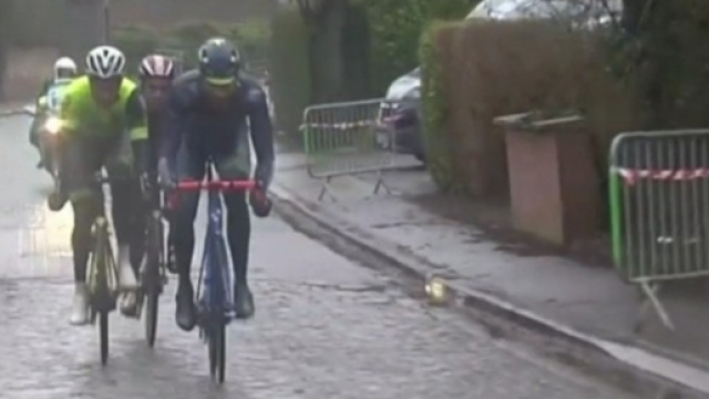 Transenne sui marciapiedi al Gp Le Samyn