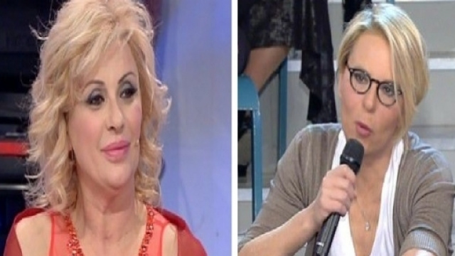 Uomini e donne: Tina Cipollari conduttrice? L'annuncio di Maria De Filippi.