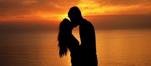 10 Song Lines To Perfectly Express Your Love For Someone - theodysseyonline.com