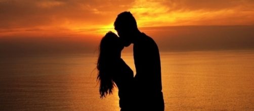 10 Song Lines To Perfectly Express Your Love For Someone - theodysseyonline.com