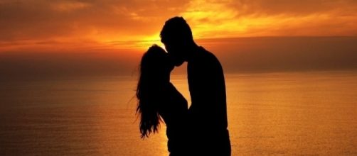 10 Song Lines To Perfectly Express Your Love For Someone - theodysseyonline.com