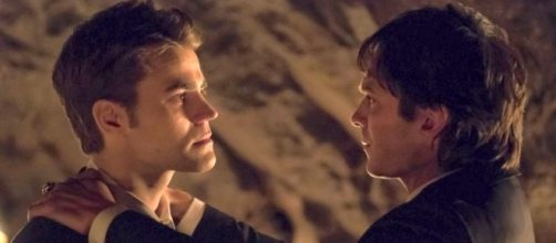 The Vampire Diaries: Damon e Stefan Salvatore no &uacute;ltimo epis&oacute;dio da s&eacute;rie (Foto: CW/Divulga&ccedil;&atilde;o)