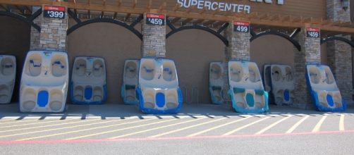 Walmart/Photo by Amit Patel via Flickr, Creative Commons,CC BY 2.0/www.flickr.com/photos/amitp/6016203824