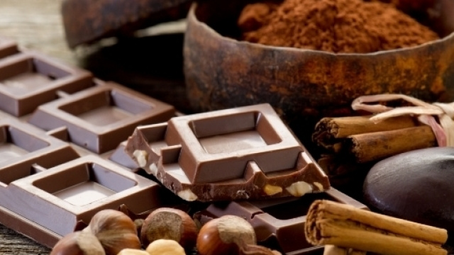 I benefici del cioccolato e non solo: ecco i cibi della felicit&agrave;
