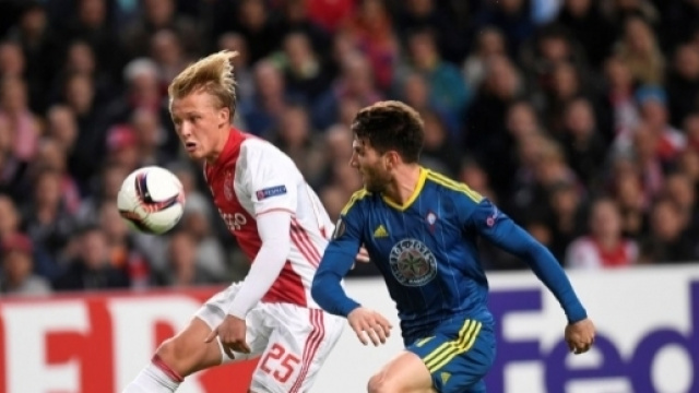 Kasper Dolberg in azione. Il giocatore &egrave; conteso tra tanti club, Milan compreso