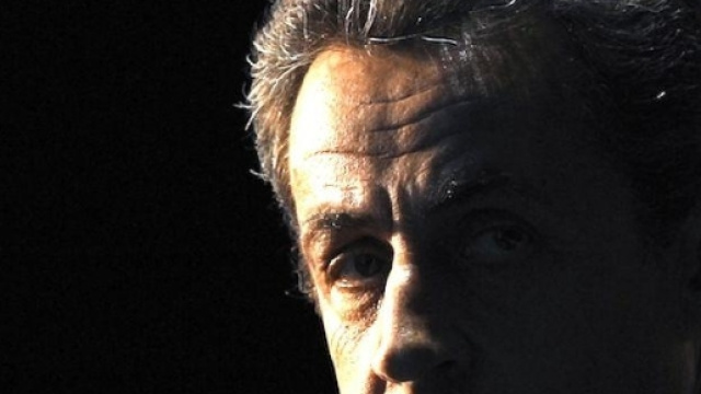 Retour vers le futur : Nicolas Sarkozy et son avenir &agrave; la t&ecirc;te de la France. Comment doit-il revenir ? Il doit m'entendre cette fois, pour son salut !