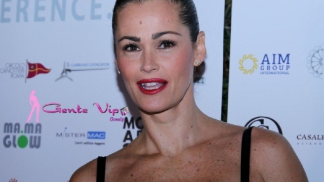 Samantha De Grenet sta male a causa di una colica renale