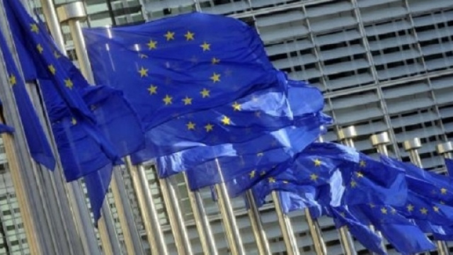 Sventolano le bandiere dell'UE, assecondando quali venti?