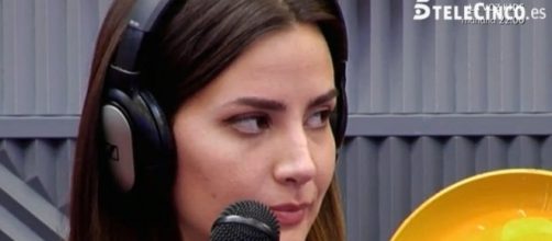 Ayl&eacute;n no tolera que Marco disfrute menos de la radio con ella que con Alyson