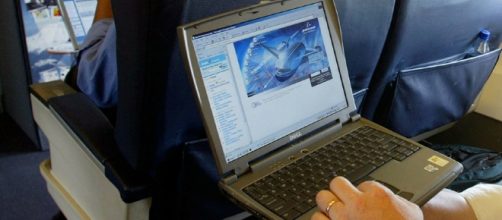 Electronics ban on flights. Photo sourced via Blasting News Library