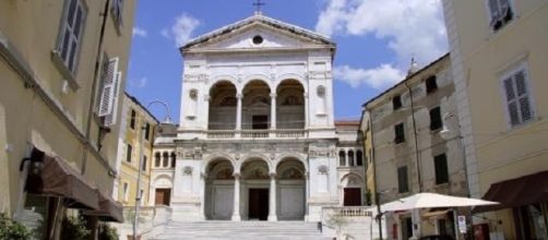 The facade of the Duomo of Massa that will host 'Geographies of the look. For a new iconography of inclusion '