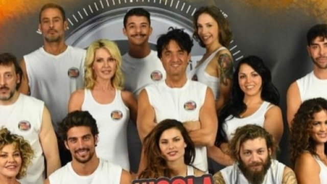 Cambiano le alleanze sull'Isola dei famosi 2017