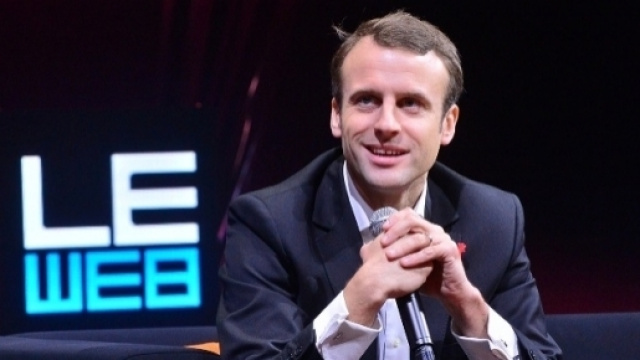 Emmanuel Macron, 'enfant prodige' della politica francese: &egrave; il favorito per l'Eliseo