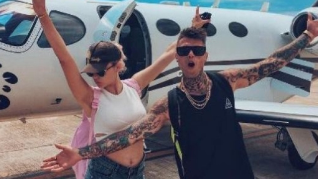 Fedez dice la sua su lavoro e salari