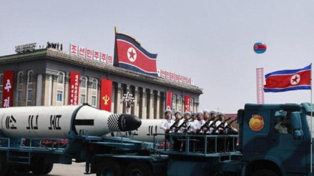 La Corea del Nord mostra i super missili: &ldquo;Siamo pronti a guerra ... - lastampa.it