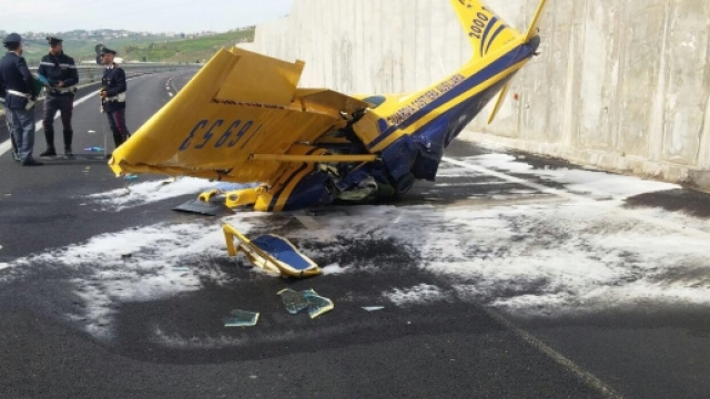 Ultraleggero precipitato in Sicilia: morto sul colpo il pilota - Foto livesicilia.it