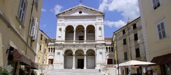 The inclusion through photography: exposure of excellence to Cathedral of Massa