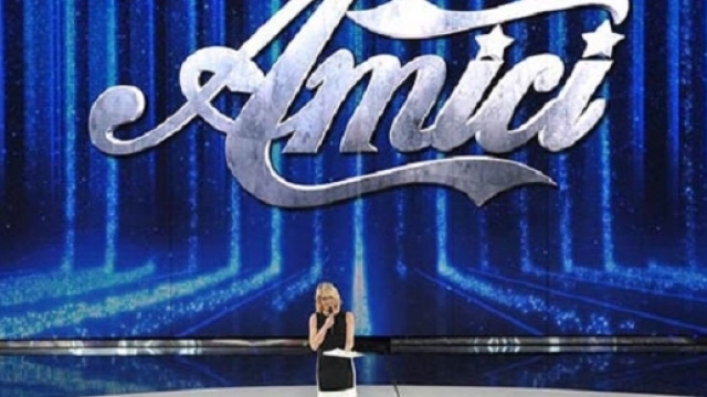 Anticipazioni Amici 2017 edizione numero 16, l'esordio: l'eliminato del serale