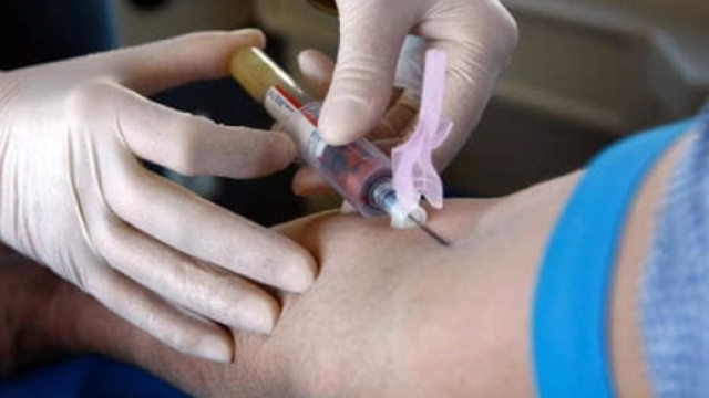 Da oggi un esame del sangue dir&agrave; se si &egrave; a rischio cancro.